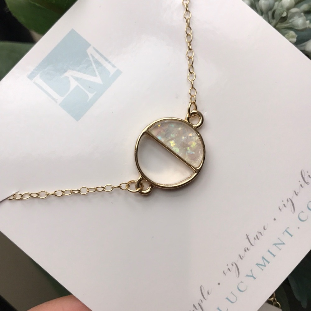 UNIQUE / Moonstone Half Eclipse Pendant Necklace - Picture 3 of 3